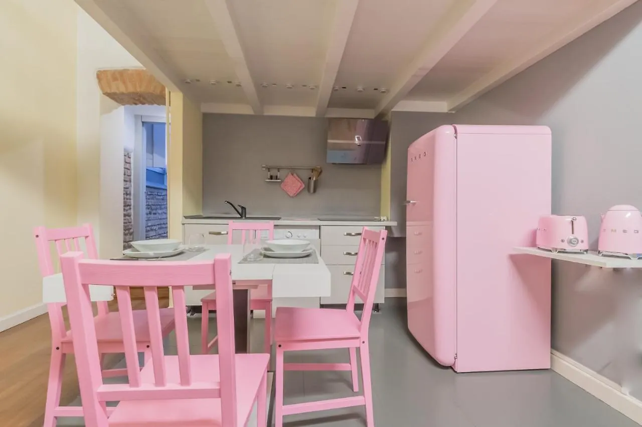 Thea Apartments - Centro Storico Μόνζα